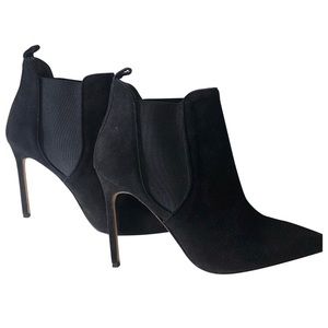 Manolo Blahnik Shoes - Manolo Blahnik suede ankle boots Manolo Blahnik Shoes - Manolo Blahnik suede ankle boots